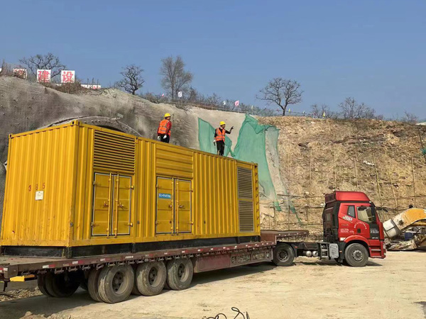 平定发电机租赁如何根据测试结果判断机油泵的工作状态是否正常?