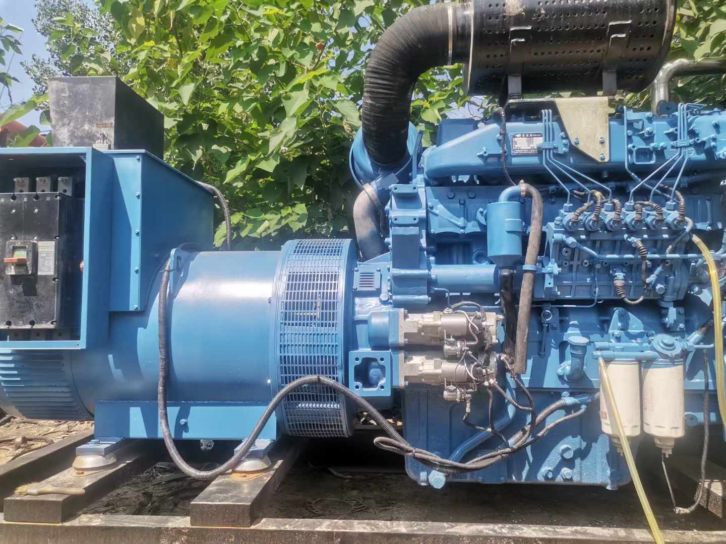 平定详细说明降低 800kW 柴油发电机输出电流波动的方法