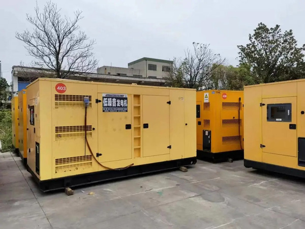 平定如何检查柴油发电机的空气滤清器是否需要更换？