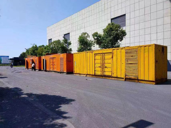 平定环境温度变化对柴油发电机组的性能有哪些具体影响？