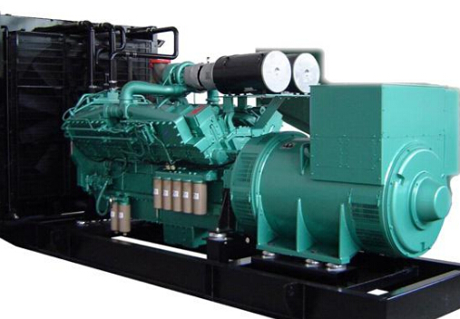 平定冬季柴油发电机组启动前应进行哪些预热操作？