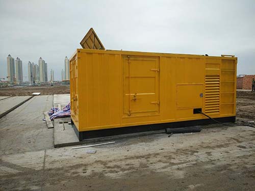 平定合同中关于乙方责任导致工期延误的赔偿标准应该如何制定？